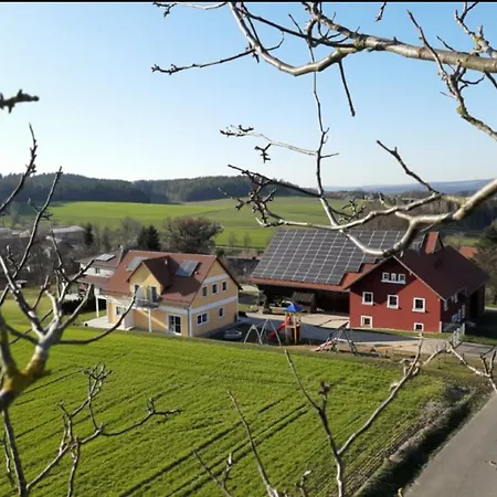 Ferienhaeuser Schneeberger *